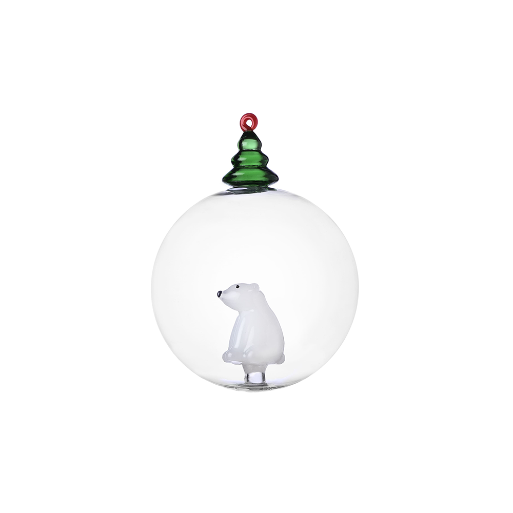 しろくまと緑色のツリーのクリスマスボール