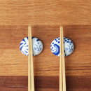 Gonko chopstick rest (Mizutamaneko / Arita ware)