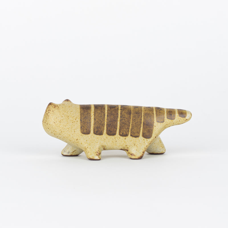 にっぽんのリサ猫（八番、瀬戸）岩の月