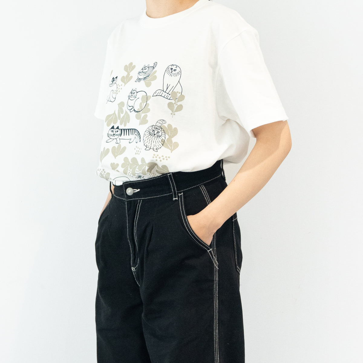 Tシャツ（スケッチねこたちLeaves series2・バニラホワイト）