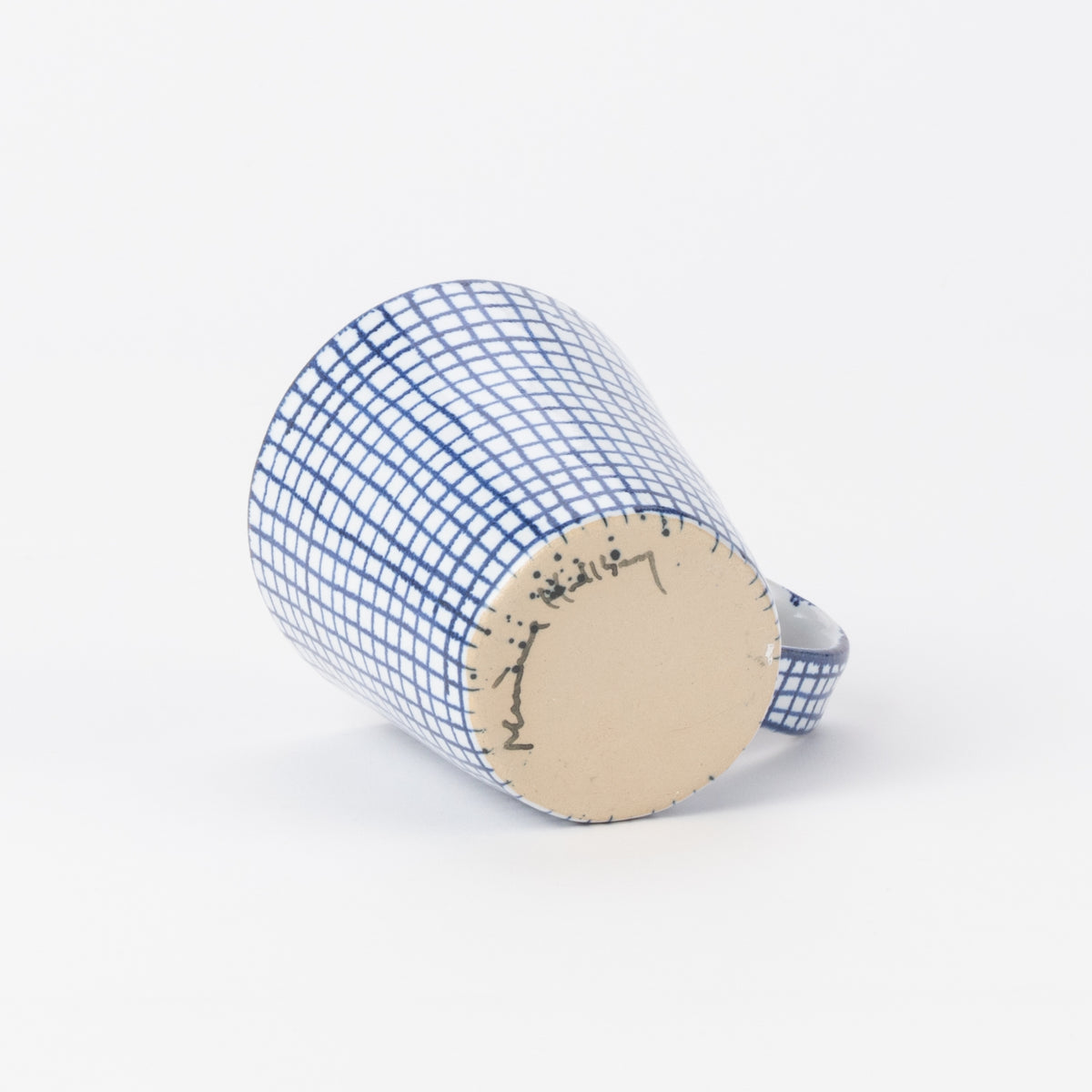 チェックのカップ