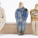 ベンチに座る人(1981)