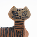 莉拉動物園貓站立