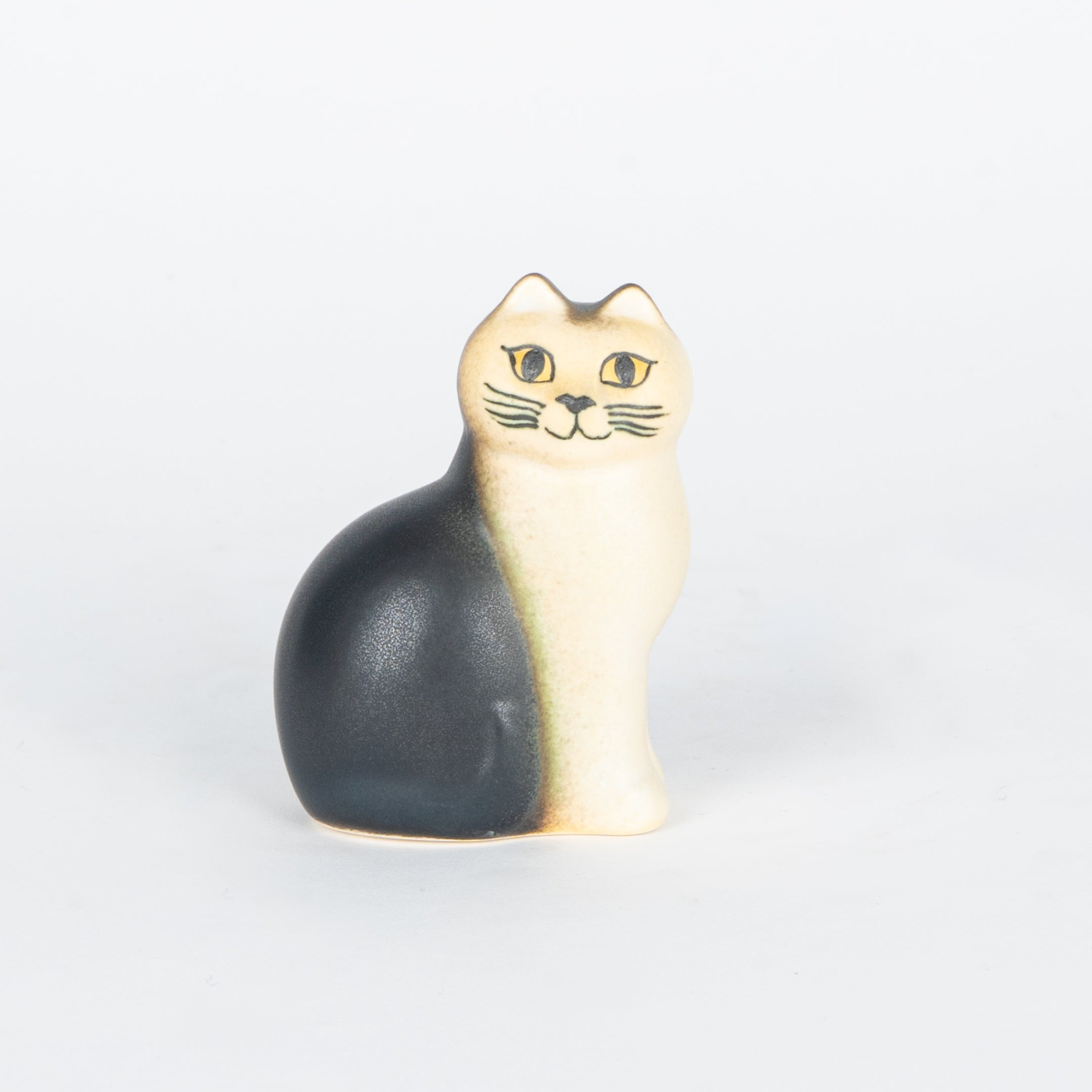 特集_Lisa Larson_黒猫