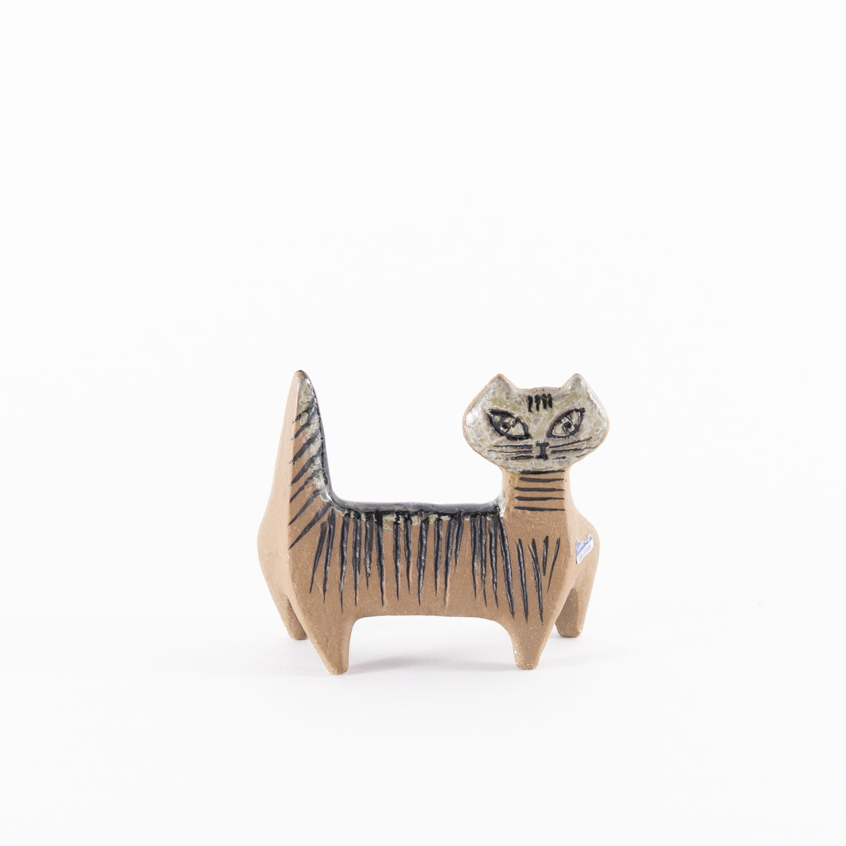 Lilla zoo Cat standing