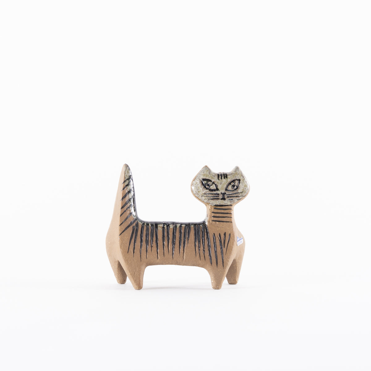 Lilla zoo Cat standing