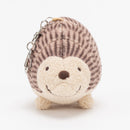 被拥抱的吉祥物（刺猬）