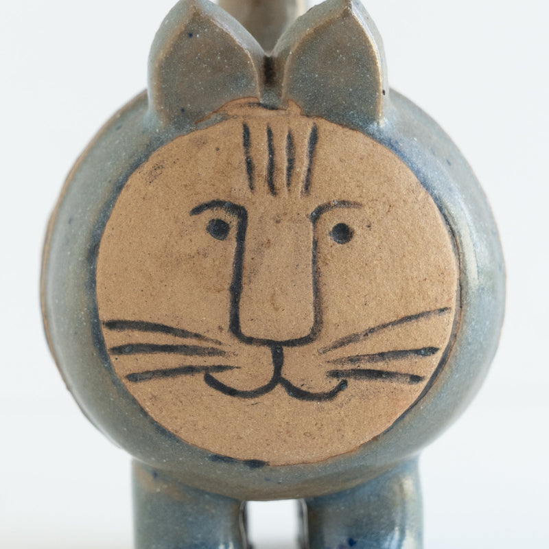 Menageri cat