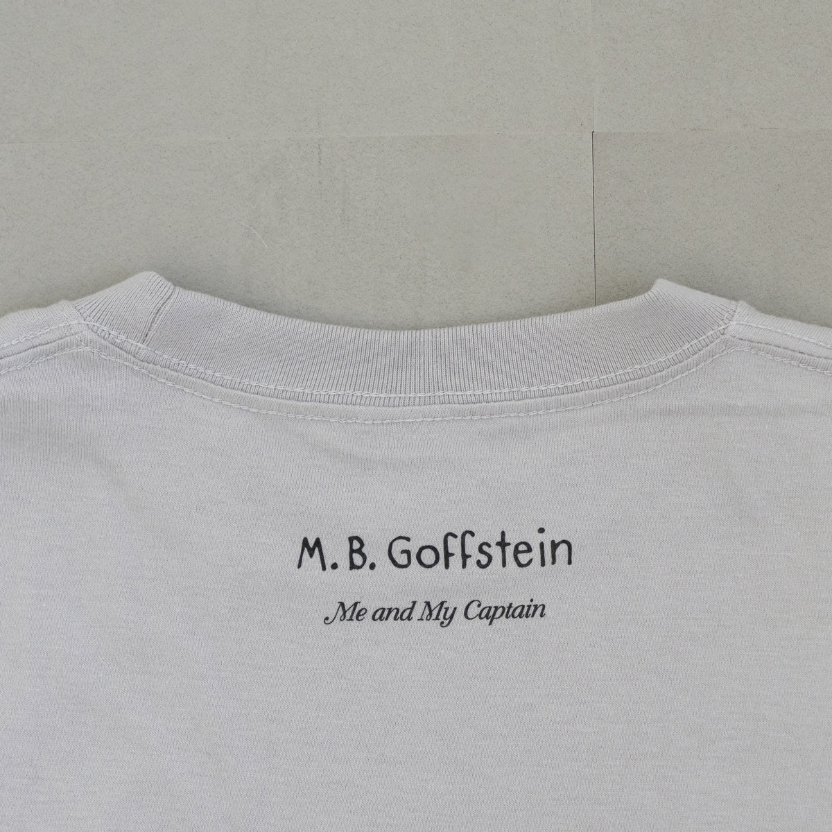 main story■Tシャツ■グレー■8y グラフィック Tシャツ / COURT SPORT GRAPHIC TEE （ミディアム