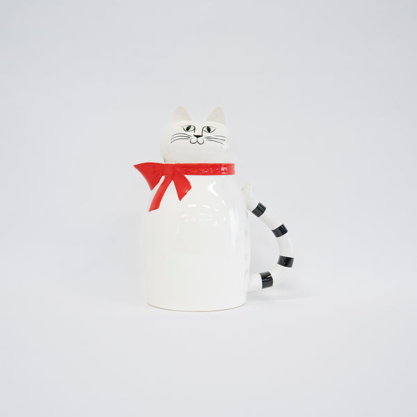 Cat pitcher（ネコのピッチャー）