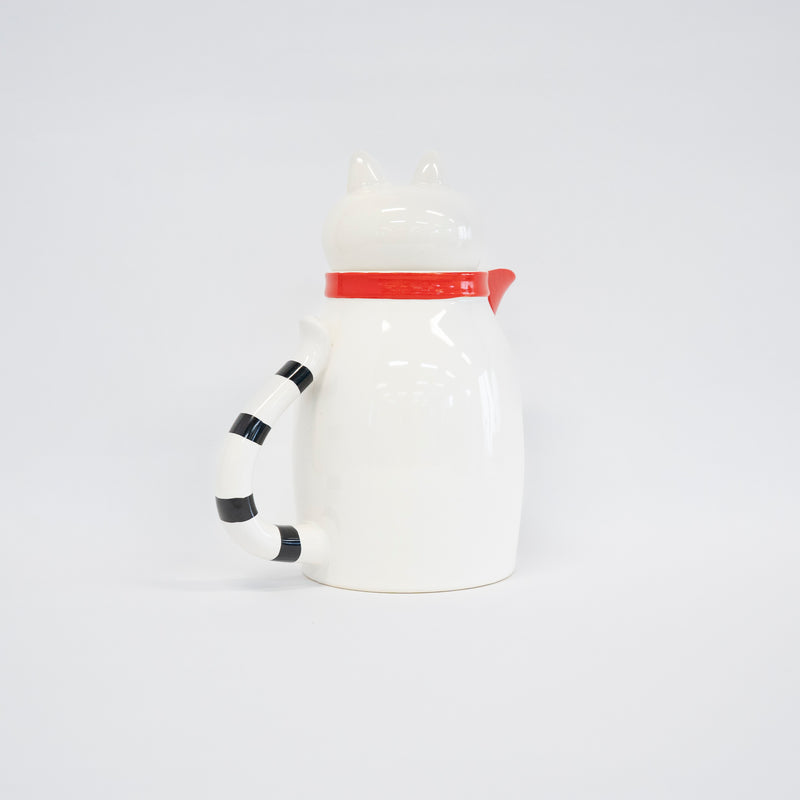 Cat pitcher（ネコのピッチャー）