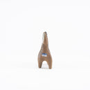 莉拉動物園貓站立