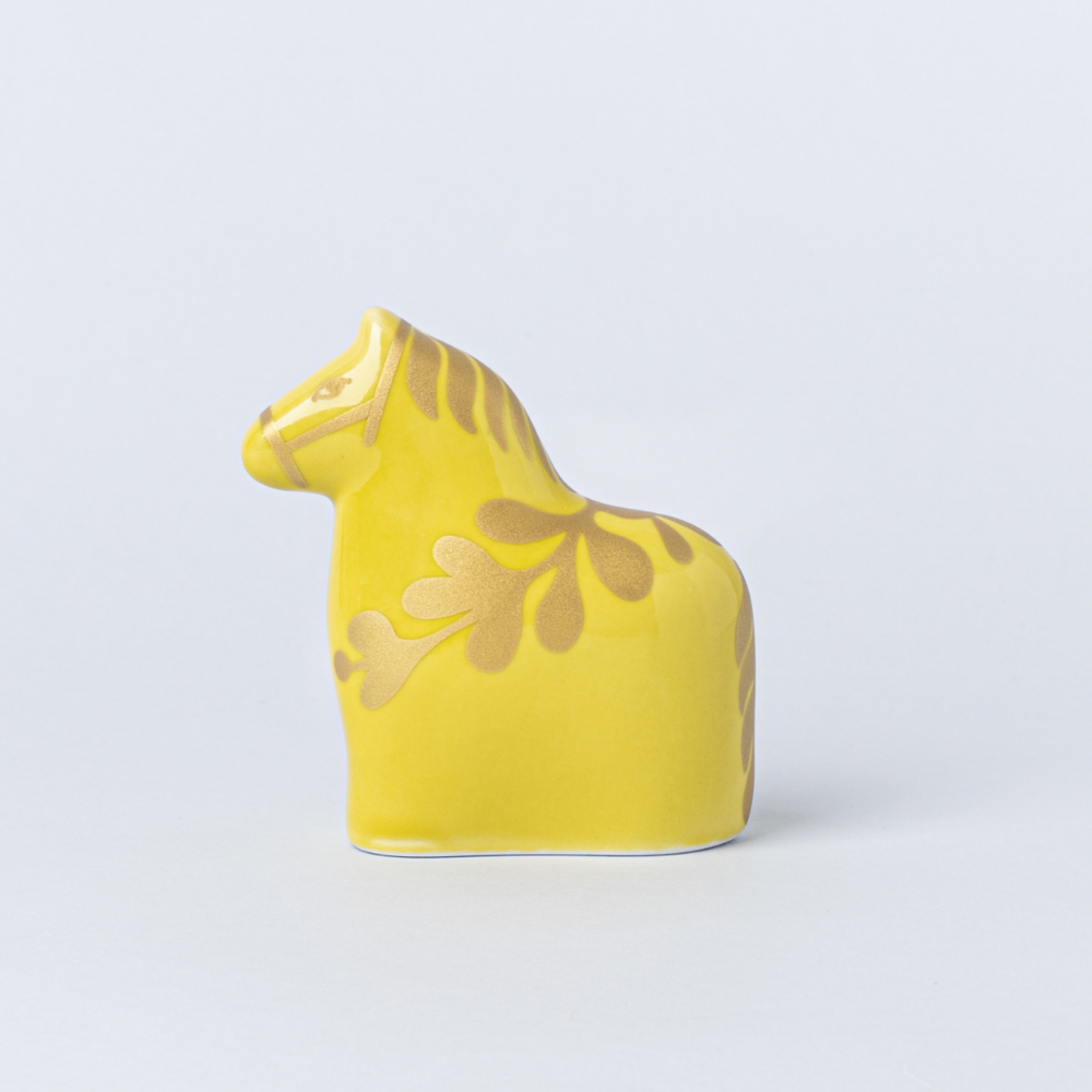 黄色の梨型置物 幾何学デザイン 黄色の梨型置物 幾何学デザイン