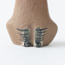 莉拉動物園貓坐著