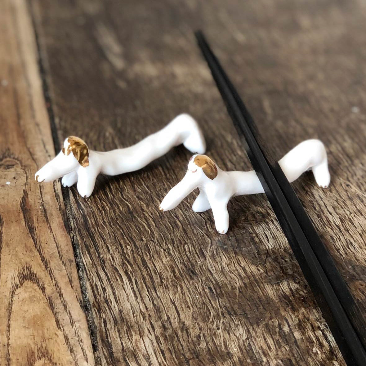 エレオノールボストロム　箸置き2つセット エレオノール・ボストロム 箸置き ゴールド 犬 陶器製 置物 北欧