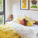 どんぐりのクッション（ブラウン）