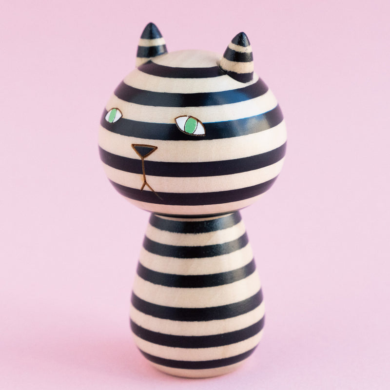 Donna Kokeshi (monochrome cat)