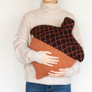 どんぐりのクッション（ブラウン）