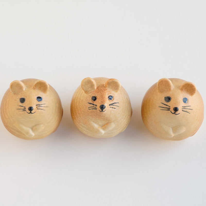 Three mouse (brown)