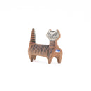 莉拉動物園貓站立